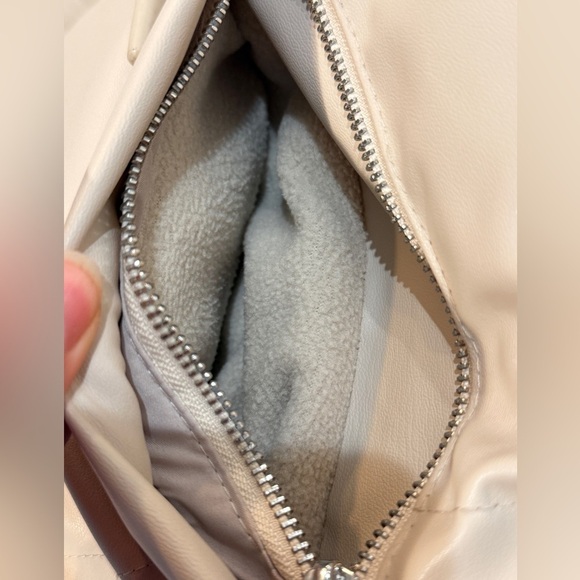Women’s ZARA Faux leather cream puffer coat- Size XS - Picture 13 of 15